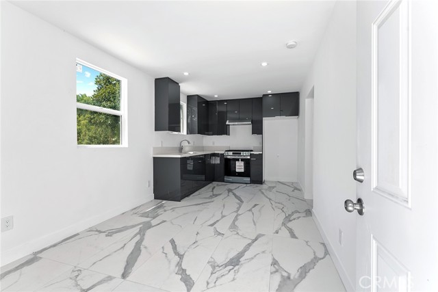 22723 Leonora Drive, Woodland Hills CA: https://media.crmls.org/medias/a29b06f1-eb2e-4d63-a017-59ebe7e2f110.jpg
