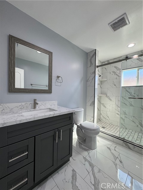 Detail Gallery Image 14 of 26 For 7611 Bloomington Ave, Burbank,  CA 91504 - 3 Beds | 2 Baths