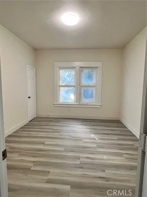 Detail Gallery Image 4 of 8 For 220 E Kingsley Ave, Pomona,  CA 91767 - 3 Beds | 1/1 Baths
