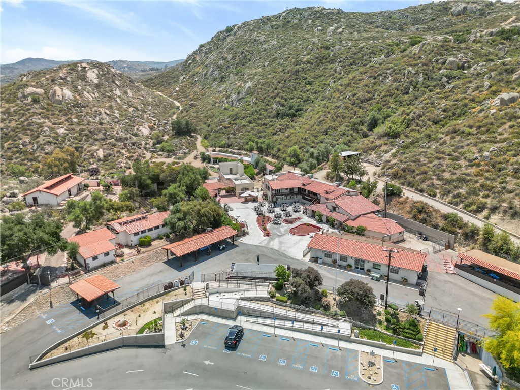 https://media.crmls.org/medias/a29bbe4a-8018-4f53-b9b5-9ce2411e6c28.jpg?preset=X-Large