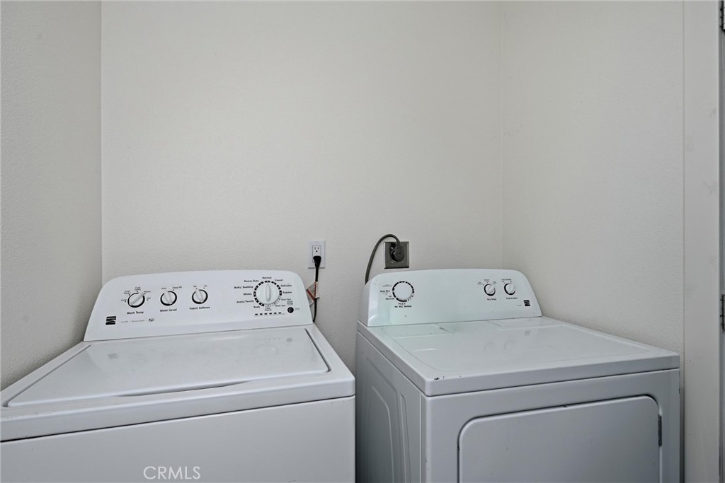 https://media.crmls.org/medias/a29c54d1-ce7c-4eed-8284-50a710ec8676.jpg?preset=X-Large