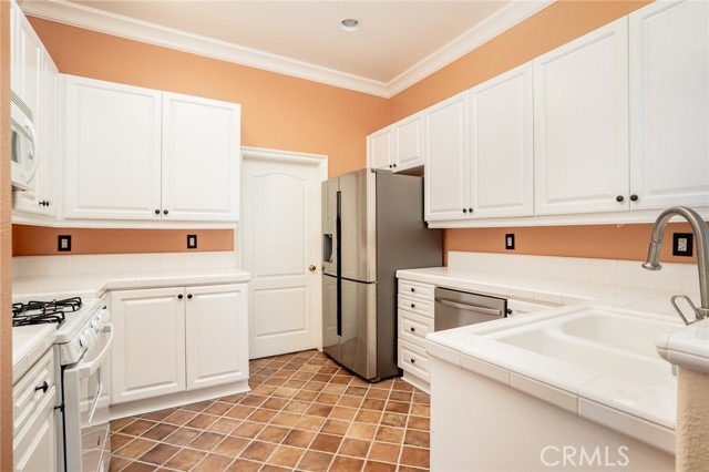 12 Savona Court, Newport Coast CA: https://media.crmls.org/medias/a29cf18a-2fc6-458c-88f3-be14ee00a6b6.jpg
