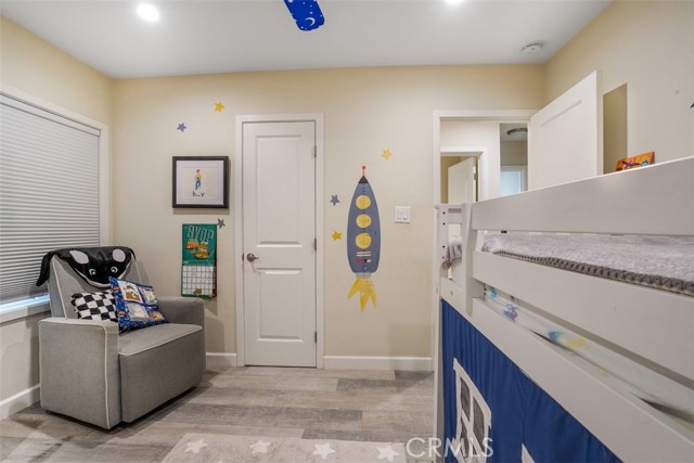 22960 Crespi Street, Woodland Hills CA: https://media.crmls.org/medias/a29d5516-1da7-4088-81d1-dd528ff4941d.jpg