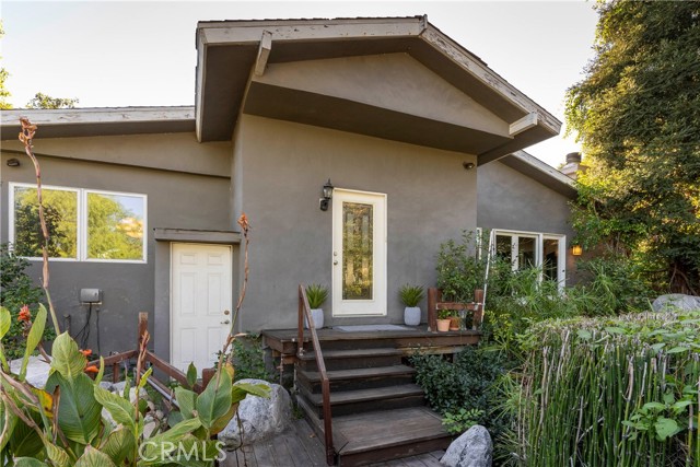 Detail Gallery Image 14 of 37 For 5653 Shirley Ave, Tarzana,  CA 91356 - 3 Beds | 2 Baths