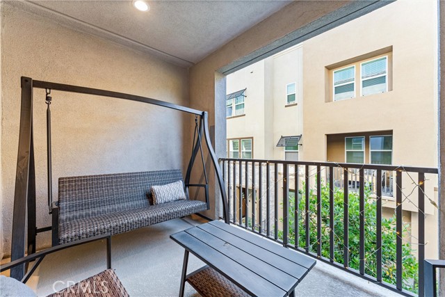 133 Hideaway Loop, Mission Viejo CA: https://media.crmls.org/medias/a29e1815-e1ab-4119-8643-52e911a6cc36.jpg