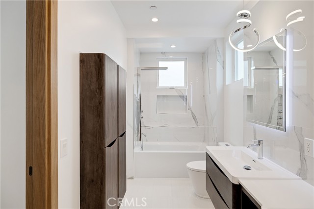 Jack & Jill bathroom