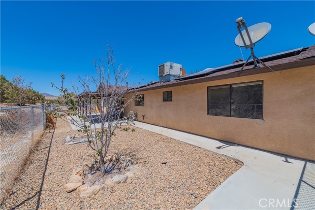 1181 Barkley Ranch Road, Pinon Hills CA: https://media.crmls.org/medias/a29e95bd-580a-489a-81fb-57457e075942.jpg