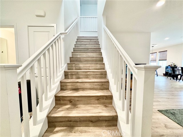 Detail Gallery Image 20 of 28 For 403 Aura Dr, Costa Mesa,  CA 92626 - 4 Beds | 3 Baths
