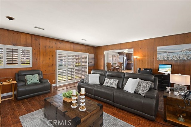 Detail Gallery Image 11 of 53 For 420 W Tichenor St, Compton,  CA 90220 - 3 Beds | 2 Baths