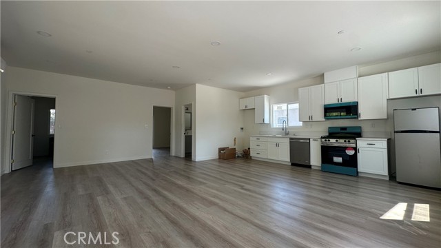 Detail Gallery Image 2 of 8 For 117 Owens, Pomona,  CA 91766 - 2 Beds | 1 Baths