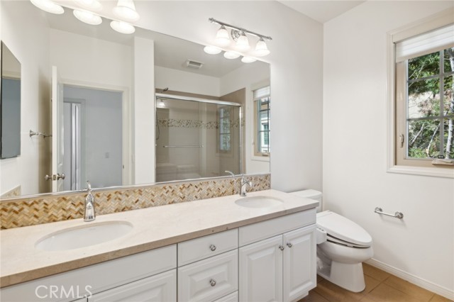 Detail Gallery Image 20 of 59 For 33 Bianco, Irvine,  CA 92618 - 3 Beds | 2/1 Baths