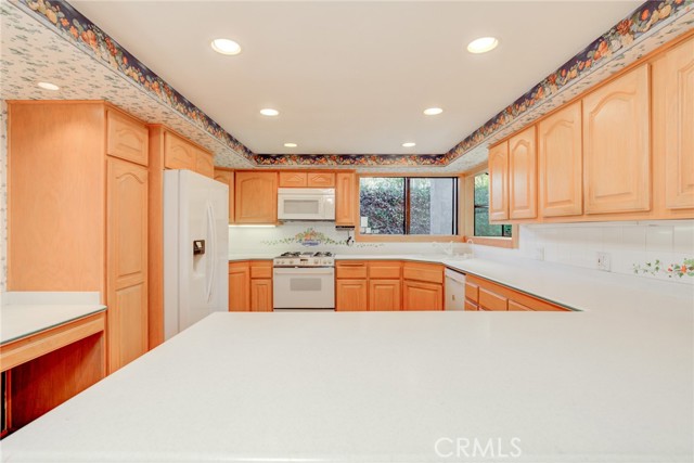 693 19th Street, Manhattan Beach, California 90266, 5 Bedrooms Bedrooms, ,1 BathroomBathrooms,Residential,Sold,19th,SB21194757