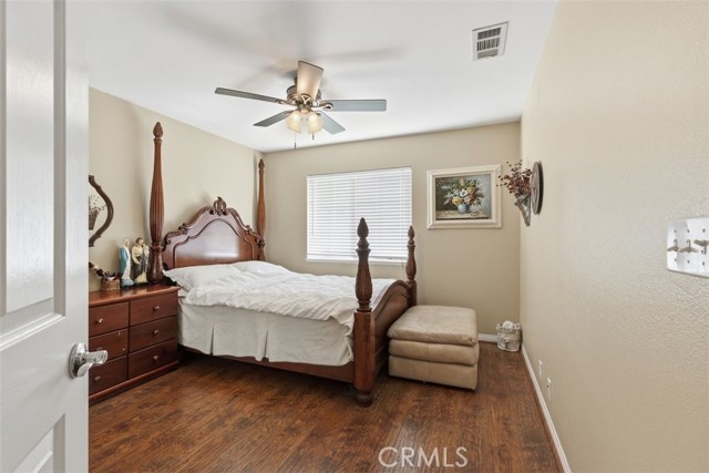 21268 Chardonnay, Apple Valley CA: https://media.crmls.org/medias/a2a0e172-b403-4c09-bb24-28ee30453353.jpg