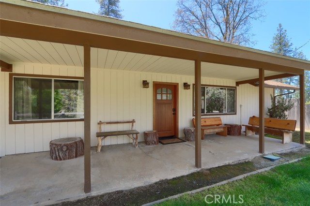 50986 Road 632, Oakhurst CA: https://media.crmls.org/medias/a2a17924-e223-4807-86ff-93e2e5f309c9.jpg