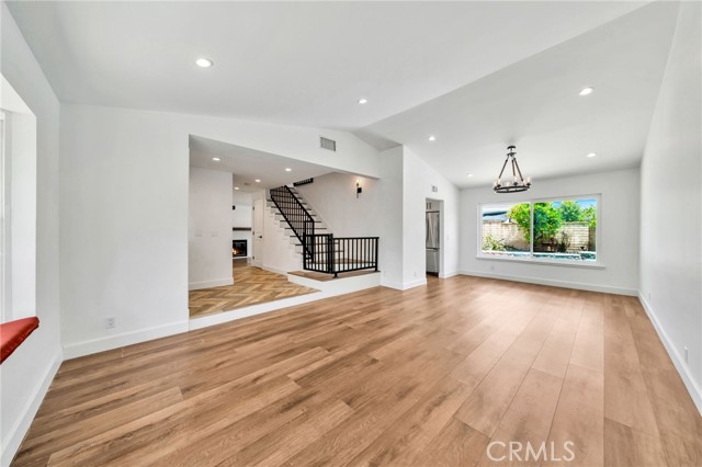 25735 Williamsburg Court, Lake Forest CA: https://media.crmls.org/medias/a2a1971e-6657-4a59-b1de-20dc20a1cad4.jpg