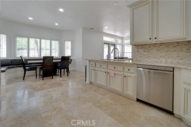 Detail Gallery Image 9 of 34 For 25792 Maple View Dr, Laguna Hills,  CA 92653 - 5 Beds | 3/1 Baths