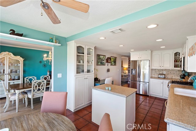 Detail Gallery Image 12 of 48 For 1469 Chalgrove Dr, Corona,  CA 92882 - 3 Beds | 2/1 Baths