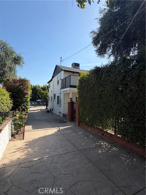 Image 2 of 3 For 12406 Magnolia