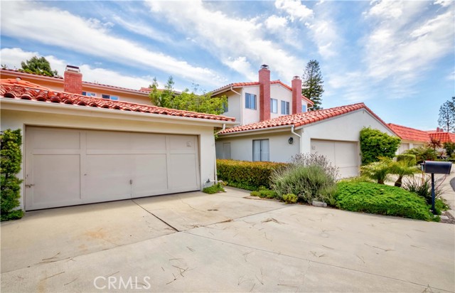 31 Via Sevilla, Rolling Hills Estates CA: https://media.crmls.org/medias/a2a4a8a9-158d-4c03-a95e-95f2362f15b4.jpg
