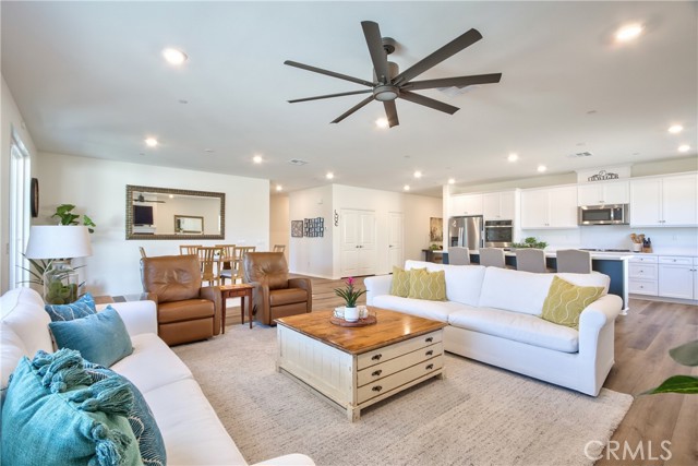 33084 Toledo Bend Court, Winchester CA: https://media.crmls.org/medias/a2a55b03-acf2-40ed-b9fe-d3bb72a39564.jpg