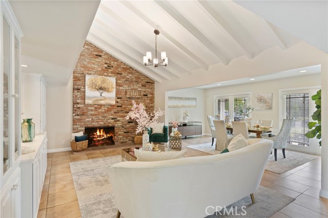 3340 Hillrose Dr, Rossmoor CA: https://media.crmls.org/medias/a2a607a7-c444-44f5-800c-fd75ea6b2ca0.jpg