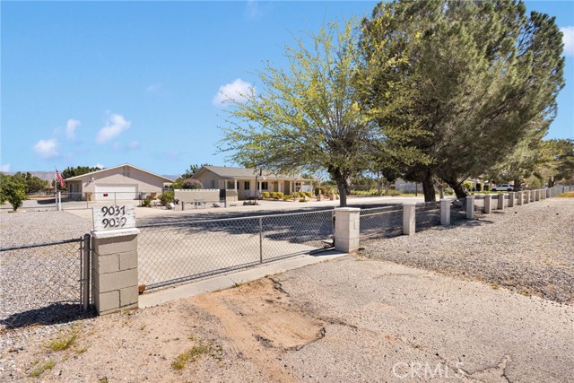 Detail Gallery Image 2 of 69 For 9037 5th Ave, Hesperia,  CA 92345 - 5 Beds | 4 Baths