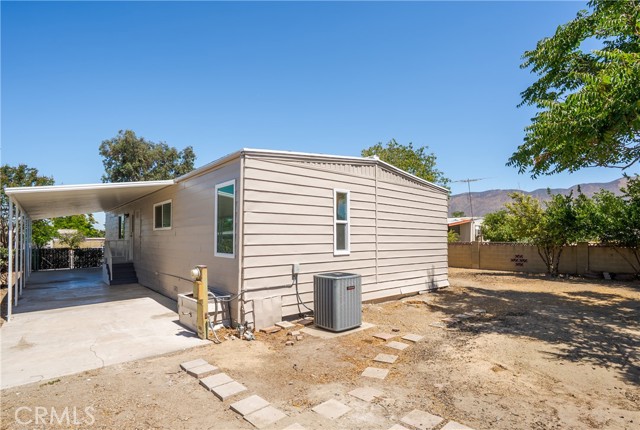 204 N La Paloma Avenue, San Jacinto CA: https://media.crmls.org/medias/a2a69188-1364-4701-b44c-3efa9d5a4f69.jpg