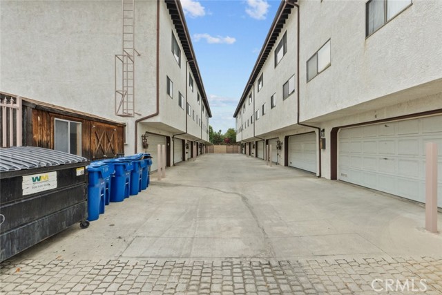 7130 Glade Avenue, Canoga Park CA: https://media.crmls.org/medias/a2a78d4f-726f-4f30-b92f-7b0796e97eac.jpg
