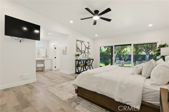 Detail Gallery Image 16 of 45 For 6020 Neddy Ave, Woodland Hills,  CA 91367 - 5 Beds | 3 Baths