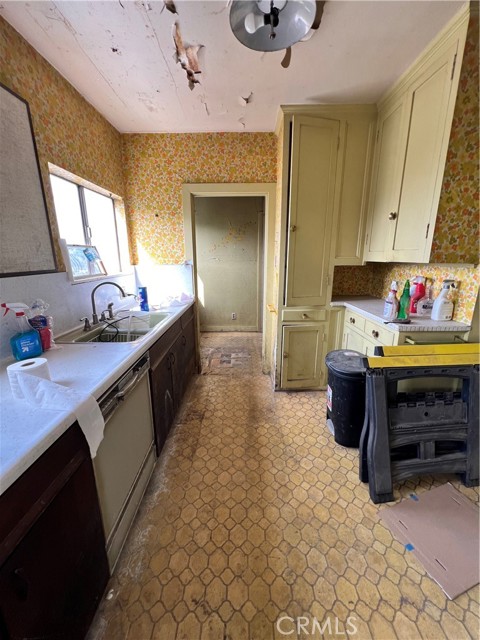 536 Montecito Drive, Los Angeles, CA, 90031 536 Montecito Drive, Los Angeles, CA, 90031