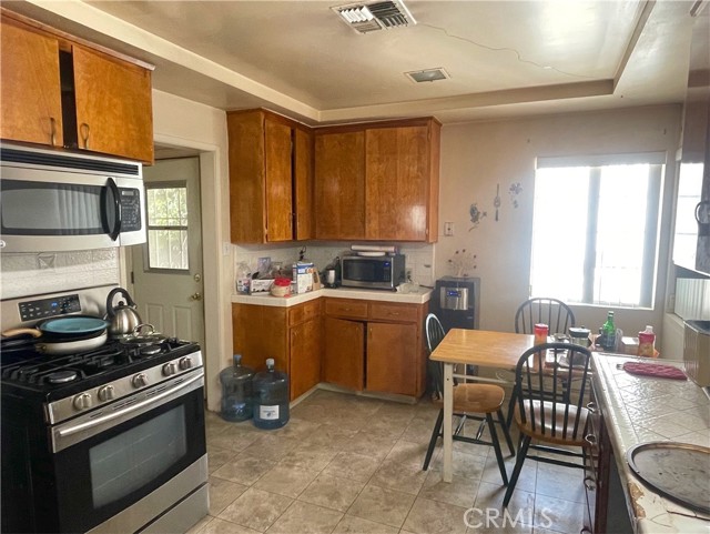 Detail Gallery Image 1 of 1 For 13627 Hart St, Van Nuys,  CA 91405 - 2 Beds | 2 Baths