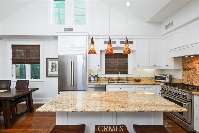 Detail Gallery Image 14 of 37 For 516 Poinsettia #B,  Corona Del Mar,  CA 92625 - 3 Beds | 3 Baths