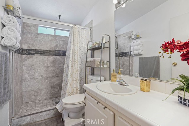 Detail Gallery Image 11 of 39 For 929 E Foothill Bld #30,  Upland,  CA 91786 - 3 Beds | 2 Baths