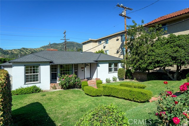 Detail Gallery Image 3 of 58 For 2111 N Verdugo, Glendale,  CA 91208 - 2 Beds | 2 Baths