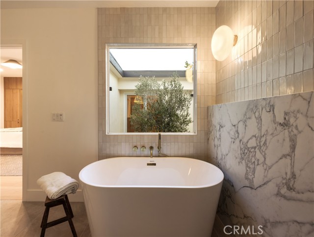 3499 San Rafael Circle, Costa Mesa CA: https://media.crmls.org/medias/a2aac4c3-de7f-477a-a70a-9649cb3e2b85.jpg