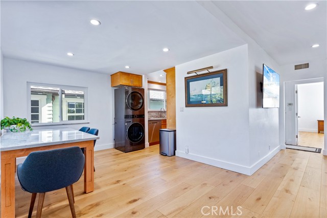 400 17th Street, Manhattan Beach, California 90266, 4 Bedrooms Bedrooms, ,2 BathroomsBathrooms,Residential,For Sale,17th,PW24197344