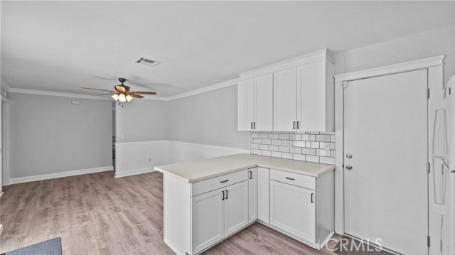 10060 Hillsborough Lane, Riverside CA: https://media.crmls.org/medias/a2ab1ac1-c559-4f7c-87e5-9dc9bf66ac9f.jpg