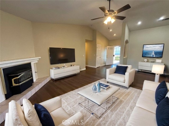 Detail Gallery Image 14 of 26 For 207 Waterfront Ct, Atwater,  CA 95301 - 3 Beds | 2 Baths