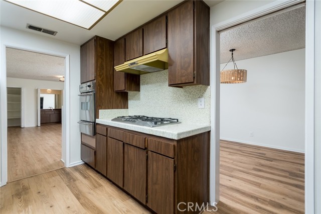 Detail Gallery Image 16 of 50 For 303 S Kenneth Rd, Burbank,  CA 91501 - 7 Beds | 6 Baths