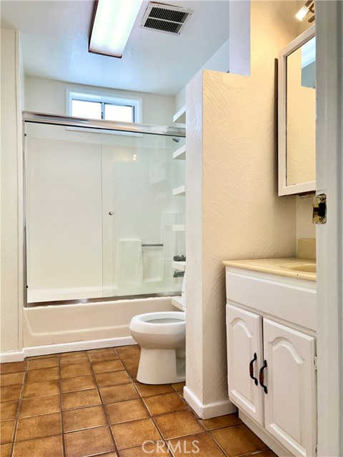 Detail Gallery Image 20 of 33 For 2121 Curtis Ave, Redondo Beach,  CA 90278 - 4 Beds | 2/1 Baths