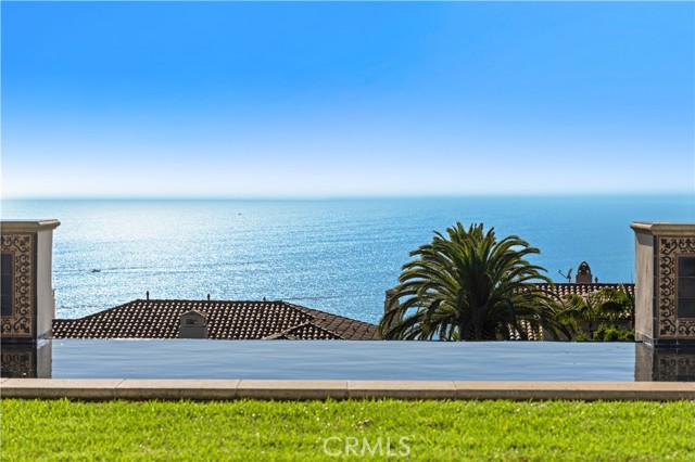24 Scenic Bluff, Newport Coast CA: https://media.crmls.org/medias/a2acd54f-4359-4253-abd3-098ec77ca5e1.jpg