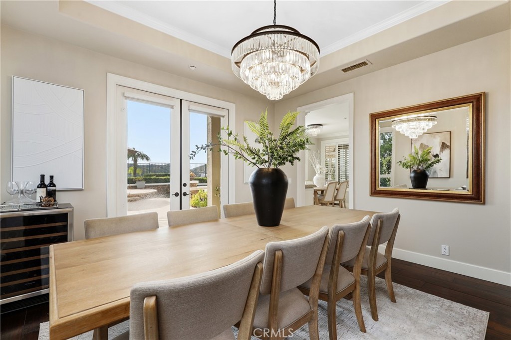 https://media.crmls.org/medias/a2ace95c-10a6-4cdb-b811-b2e8f0b5230b.jpg?preset=X-Large