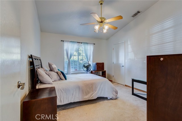 Detail Gallery Image 23 of 42 For 19783 Lara Ln, Apple Valley,  CA 92308 - 4 Beds | 3 Baths