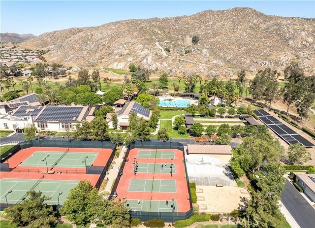 240 Glenview Lane, Hemet CA: https://media.crmls.org/medias/a2ad5adc-410a-4abf-8a4f-226d60e944a9.jpg