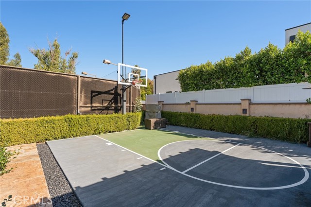 Detail Gallery Image 22 of 31 For 22639 Calvert St #F,  Woodland Hills,  CA 91367 - 1 Beds | 1 Baths