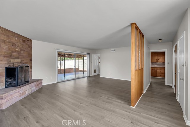 Detail Gallery Image 3 of 29 For 5943 Grand Ave, Riverside,  CA 92504 - 2 Beds | 2 Baths