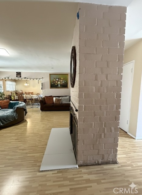 Detail Gallery Image 6 of 22 For 18800 Arminta, Reseda,  CA 91335 - 4 Beds | 3 Baths