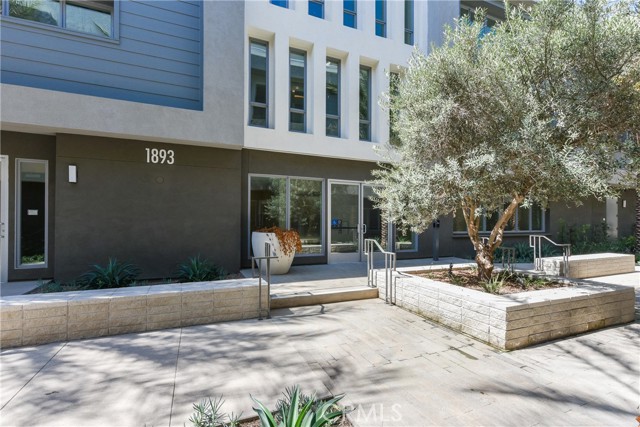 Detail Gallery Image 2 of 38 For 1893 S Union St #120,  Anaheim,  CA 92805 - 3 Beds | 2 Baths