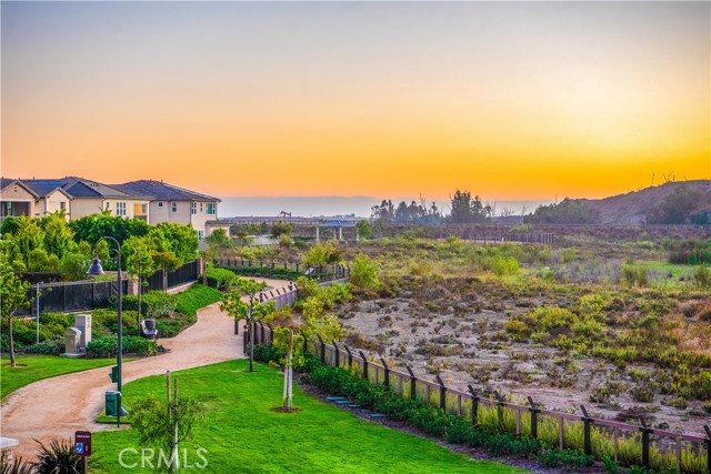 Detail Gallery Image 3 of 52 For 17352 Eucalyptus Ln, Huntington Beach,  CA 92649 - 5 Beds | 5/1 Baths