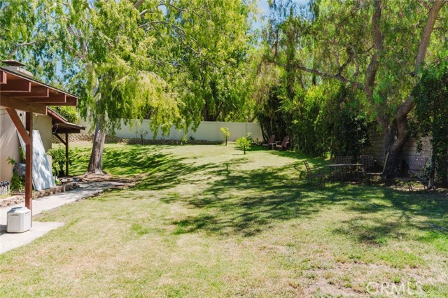 2234 East Hillcrest Drive photo 43